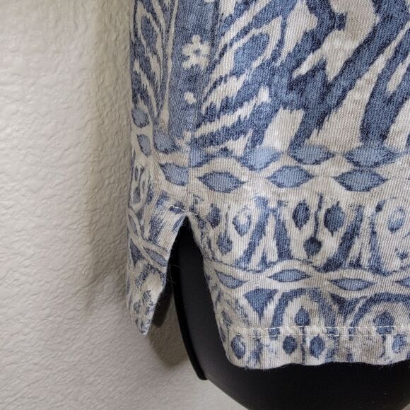 Chico's ikat print knit top shirt Size 0 (small) - Picture 3 of 6